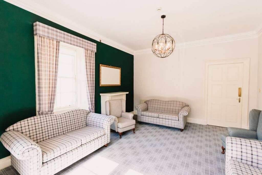 Wallace Apartment - A Unique Apartment In Countryside Park With Wifi And Access To Bar And Pool 珀斯 外观 照片